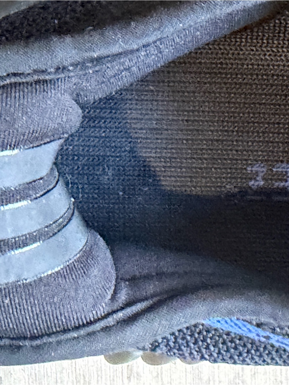 Yeezy 350 Boost V2 - Picture 5 of 6